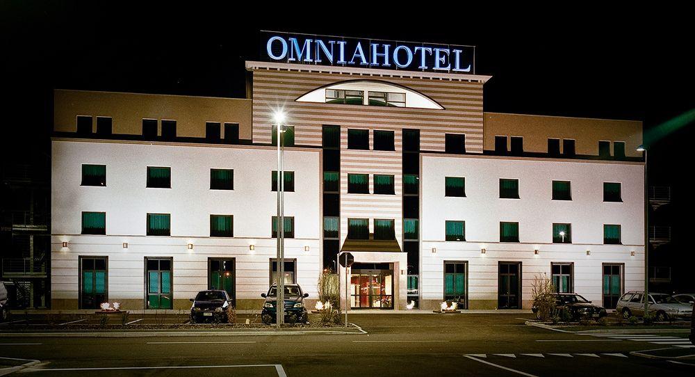 Omnia