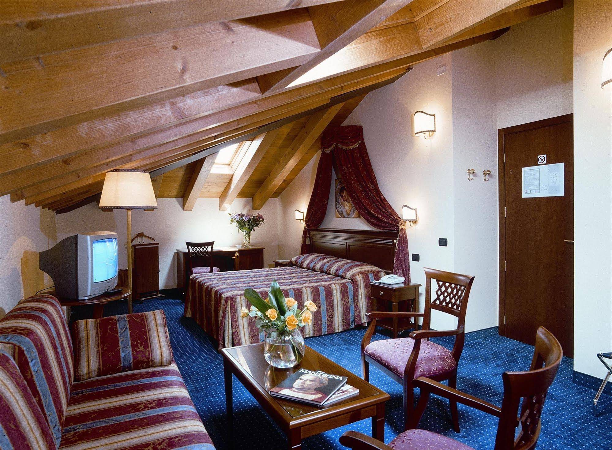 Hotel Residence Villa dei Carpini