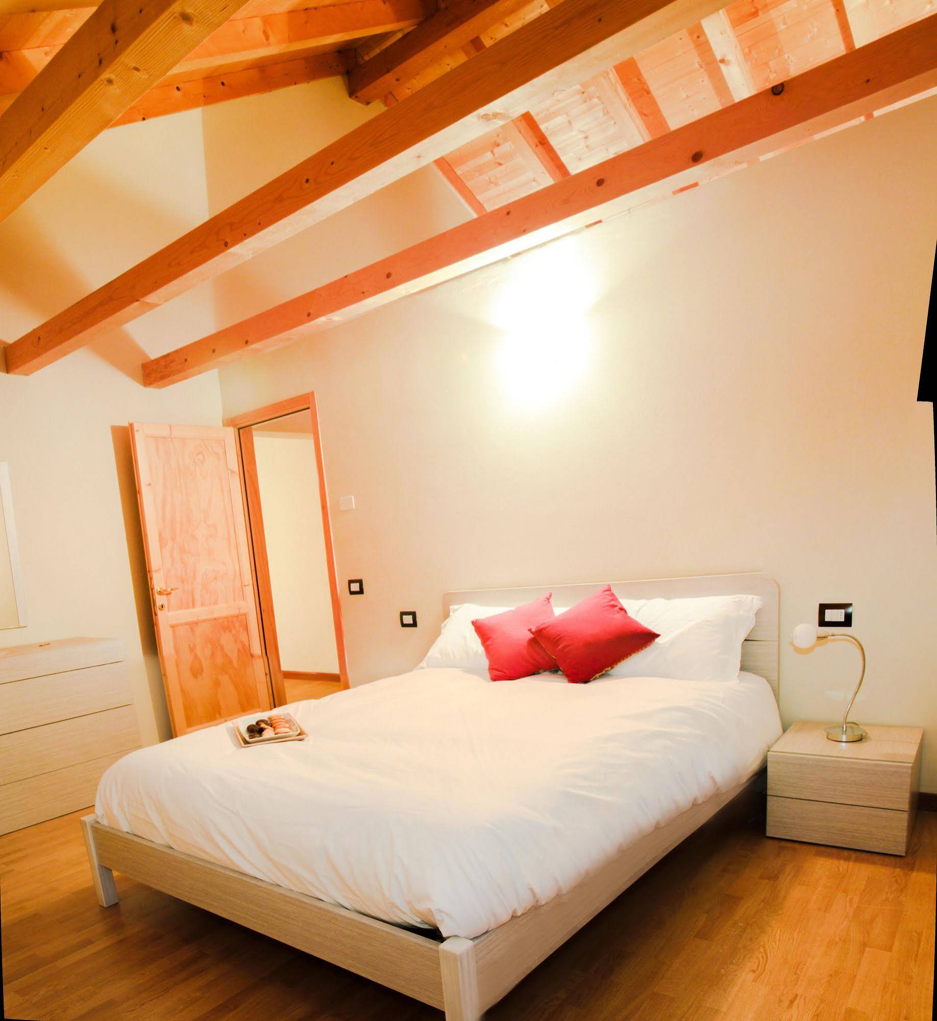 Perarolo Halldis Apartments