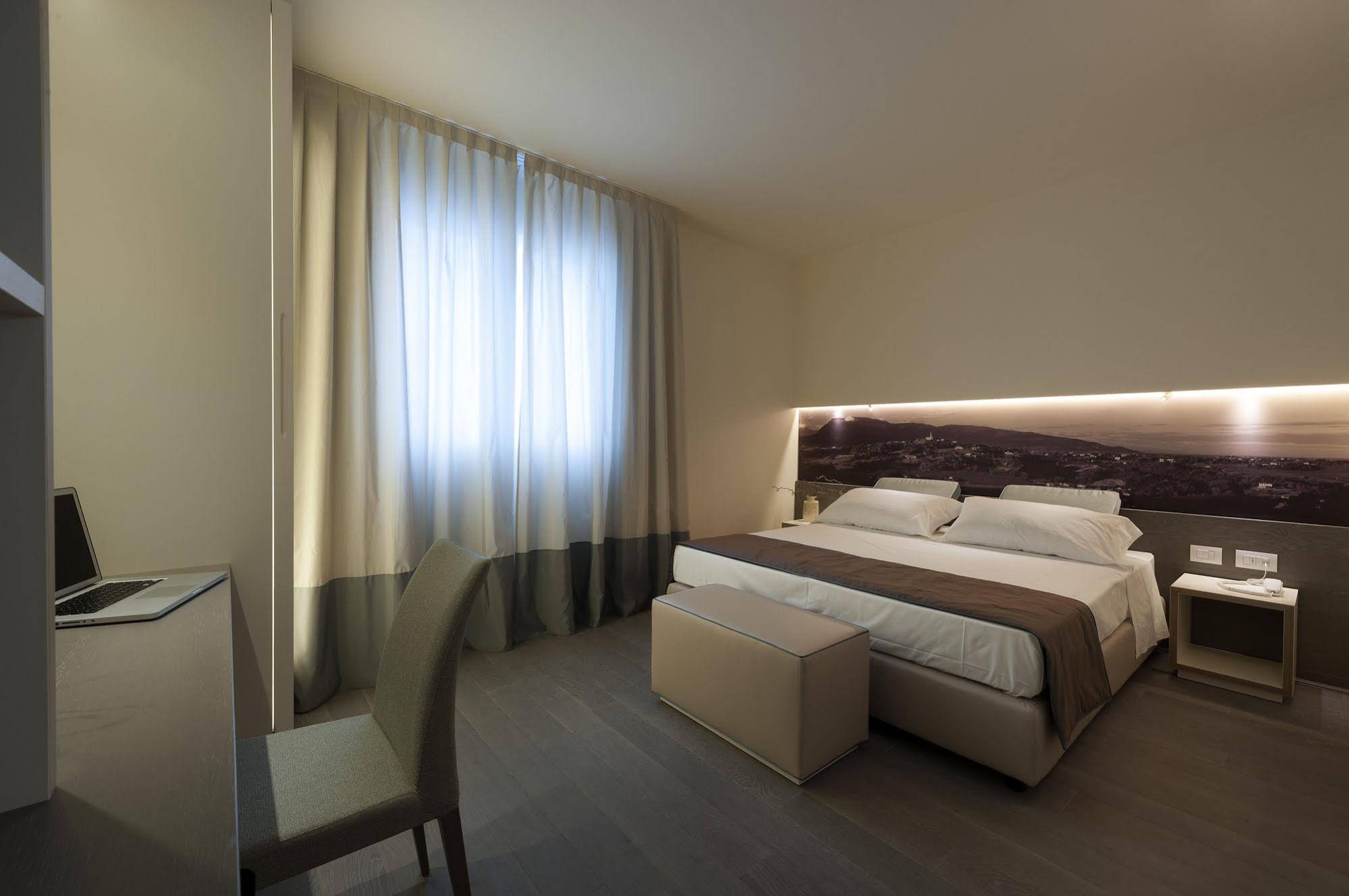 Hotel Villa Del Poggio
