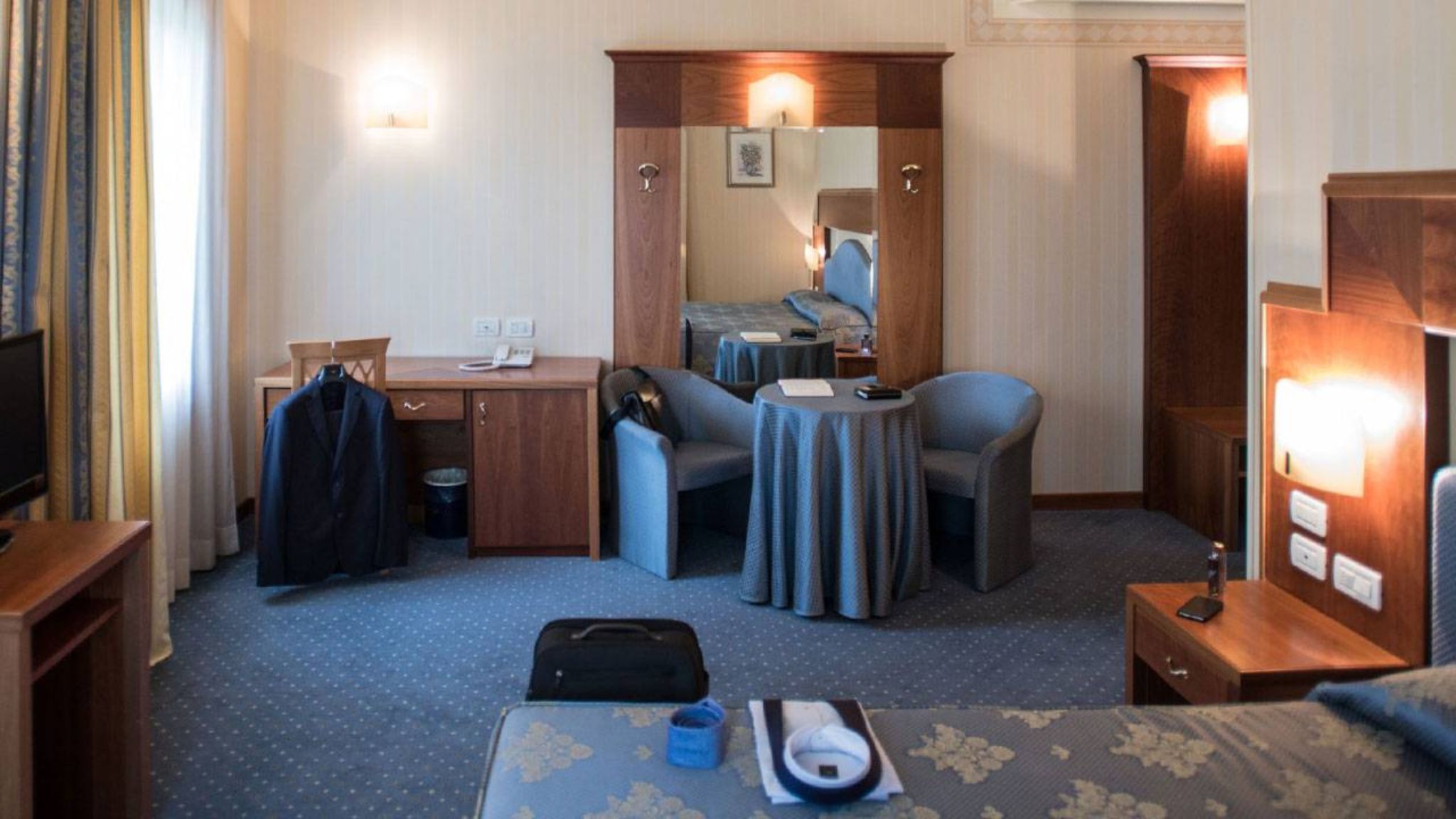 PHI Hotel Astoria