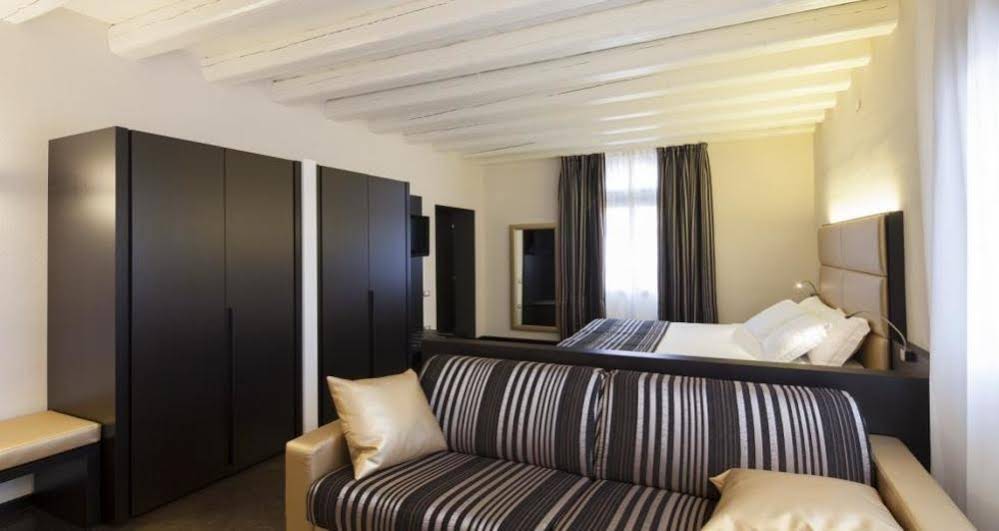 Villa Solaris Hotel And Residence