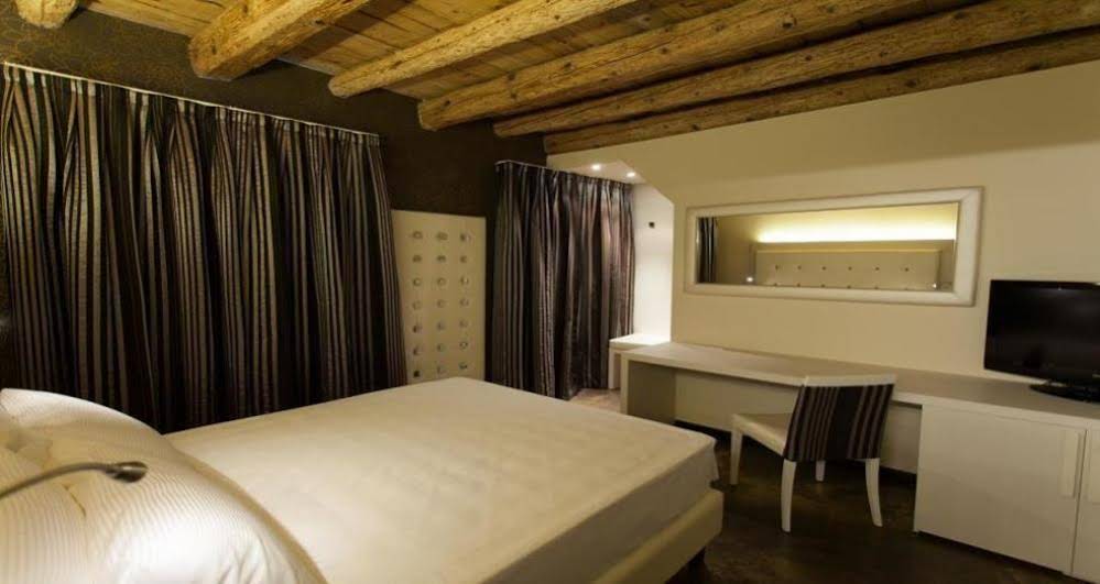 Villa Solaris Hotel And Residence