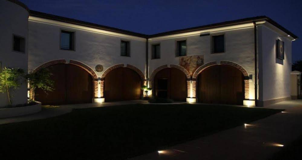 Villa Solaris Hotel And Residence