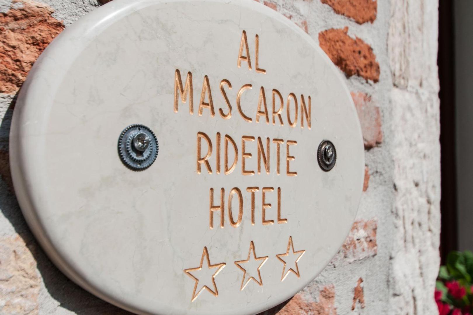 Al Mascaron Ridente