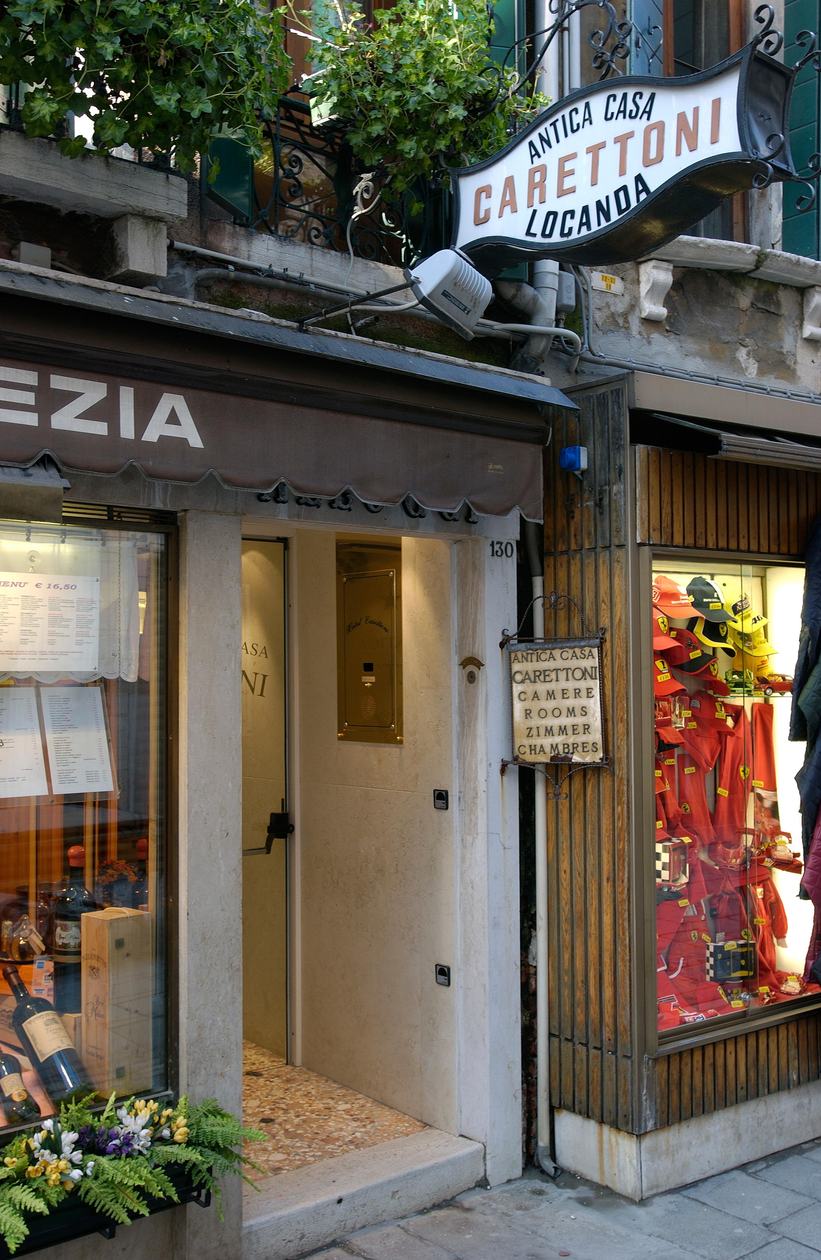 Hotel Antica Casa Carettoni