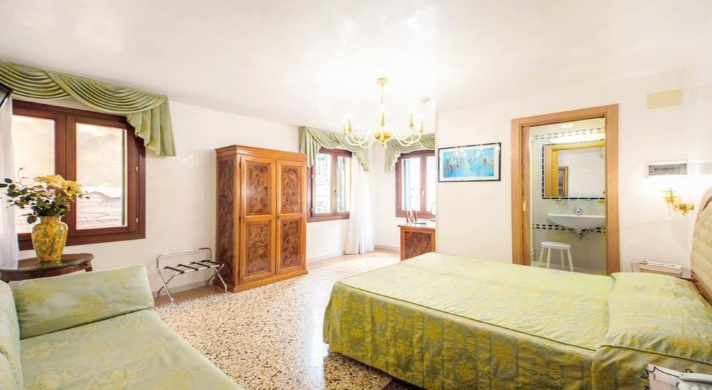 Hotel Antica Casa Carettoni
