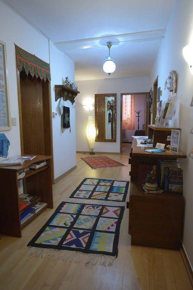 B&B Arabesque