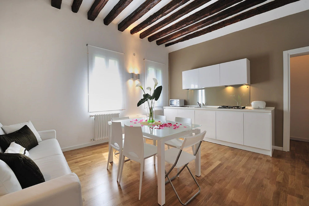 Colleoni Holidays