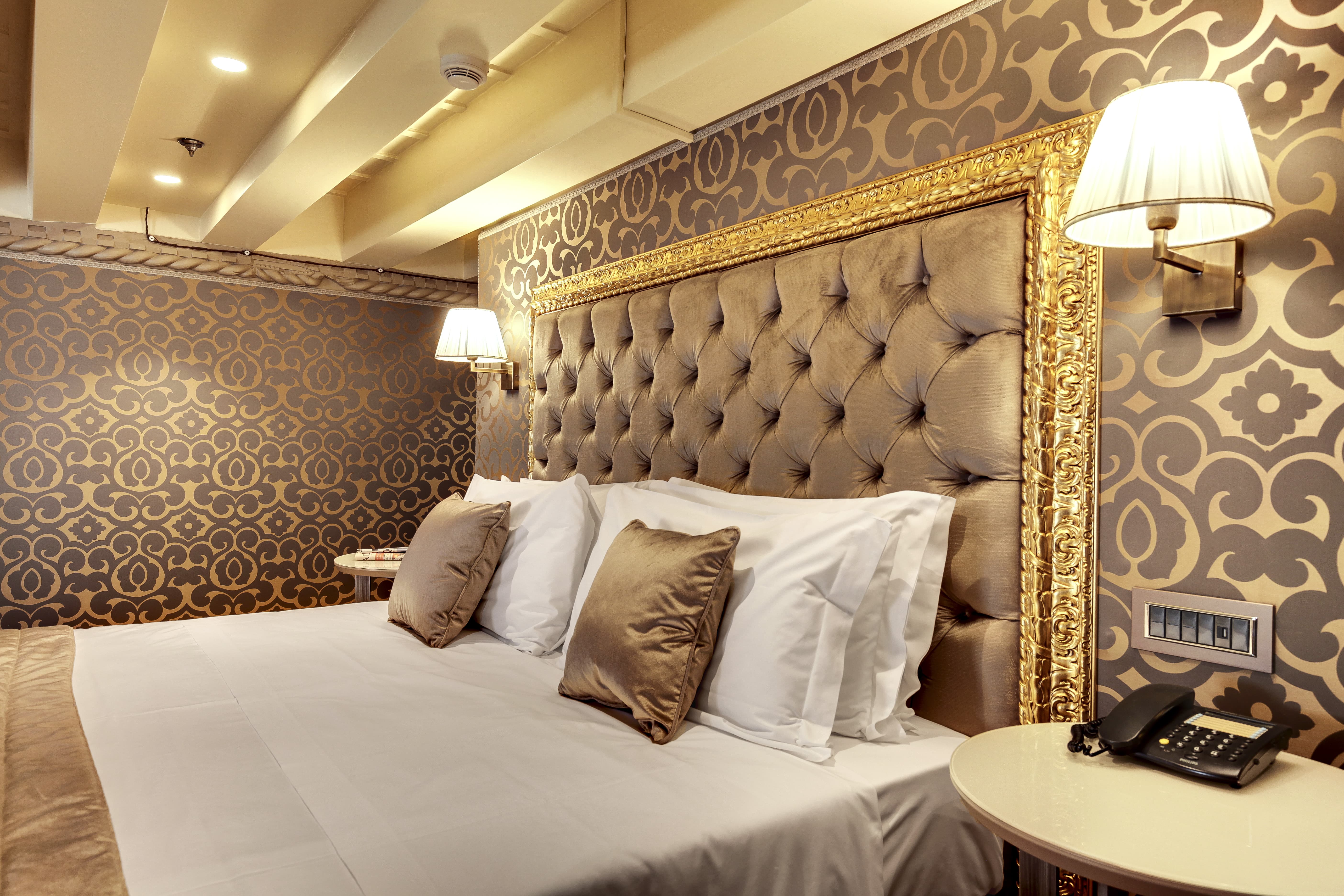 Dona Palace