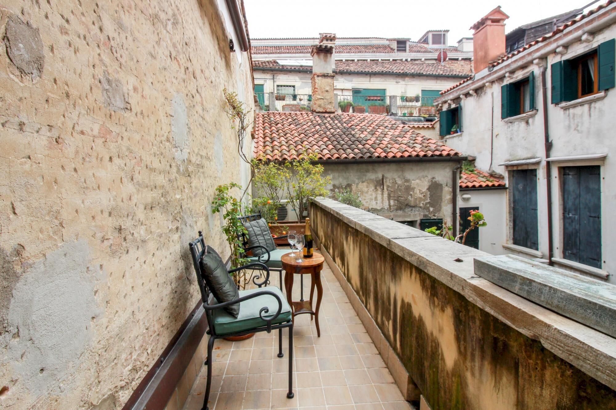 Fortuny3967 Suites & Wine