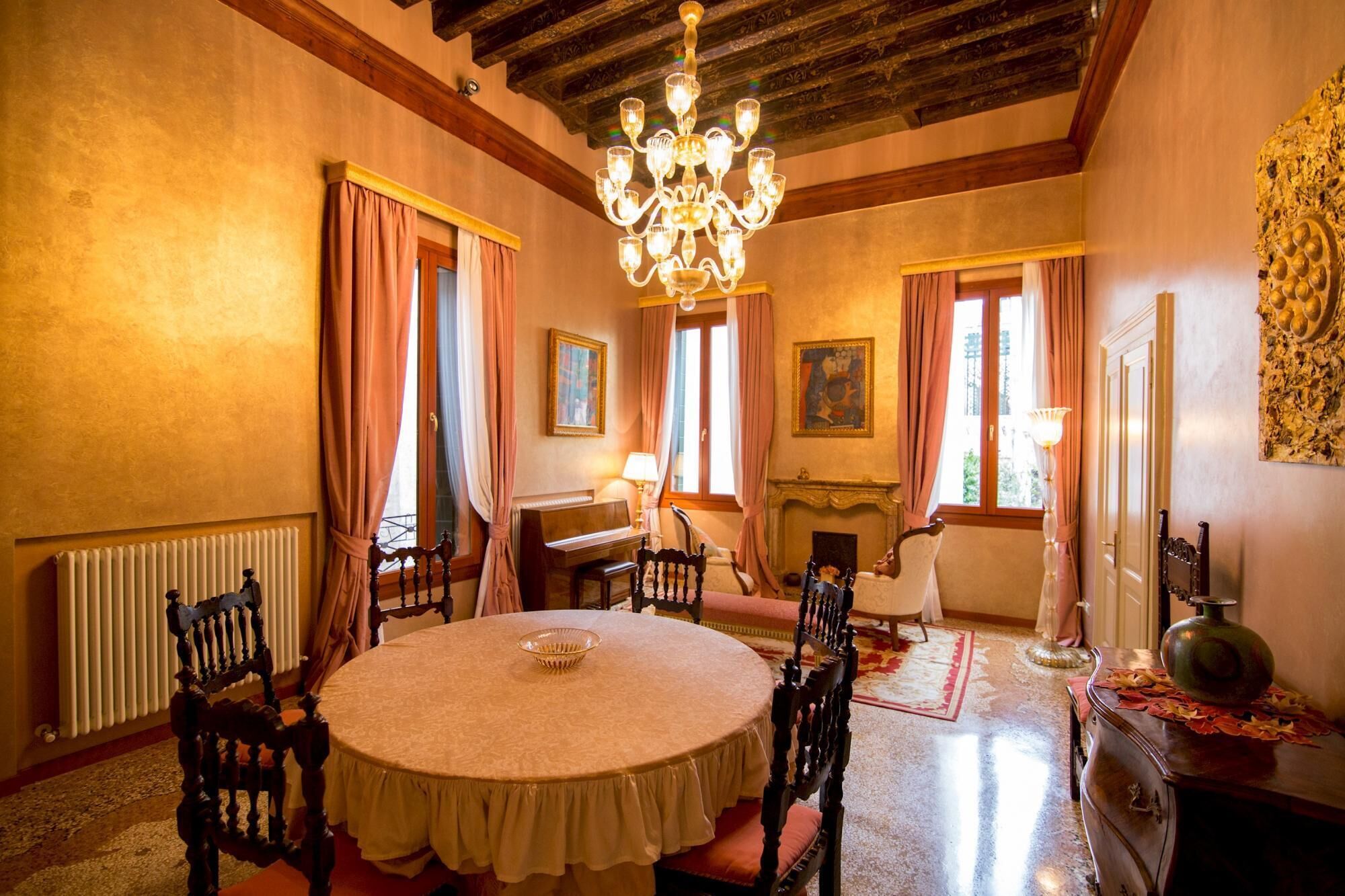 Fortuny3967 Suites & Wine