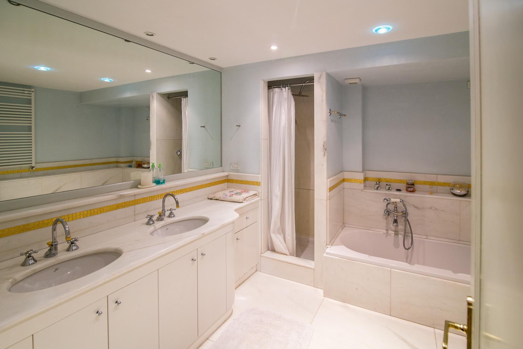 Fortuny3967 Suites & Wine