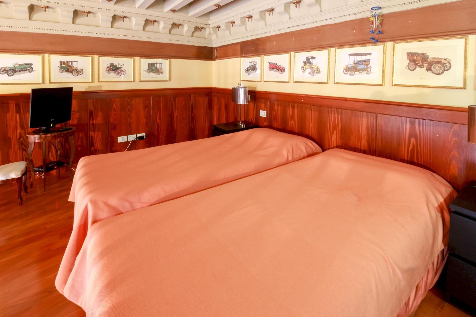 Fortuny3967 Suites & Wine