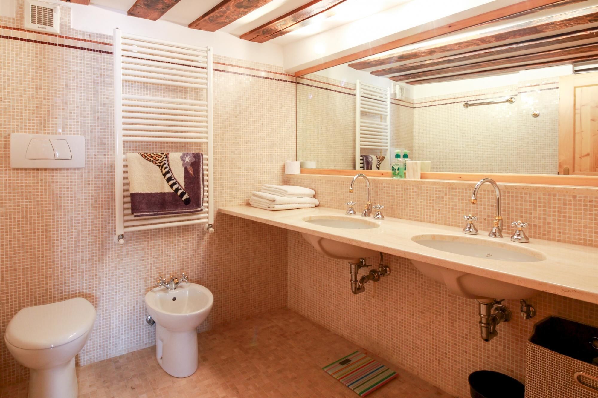 Fortuny3967 Suites & Wine