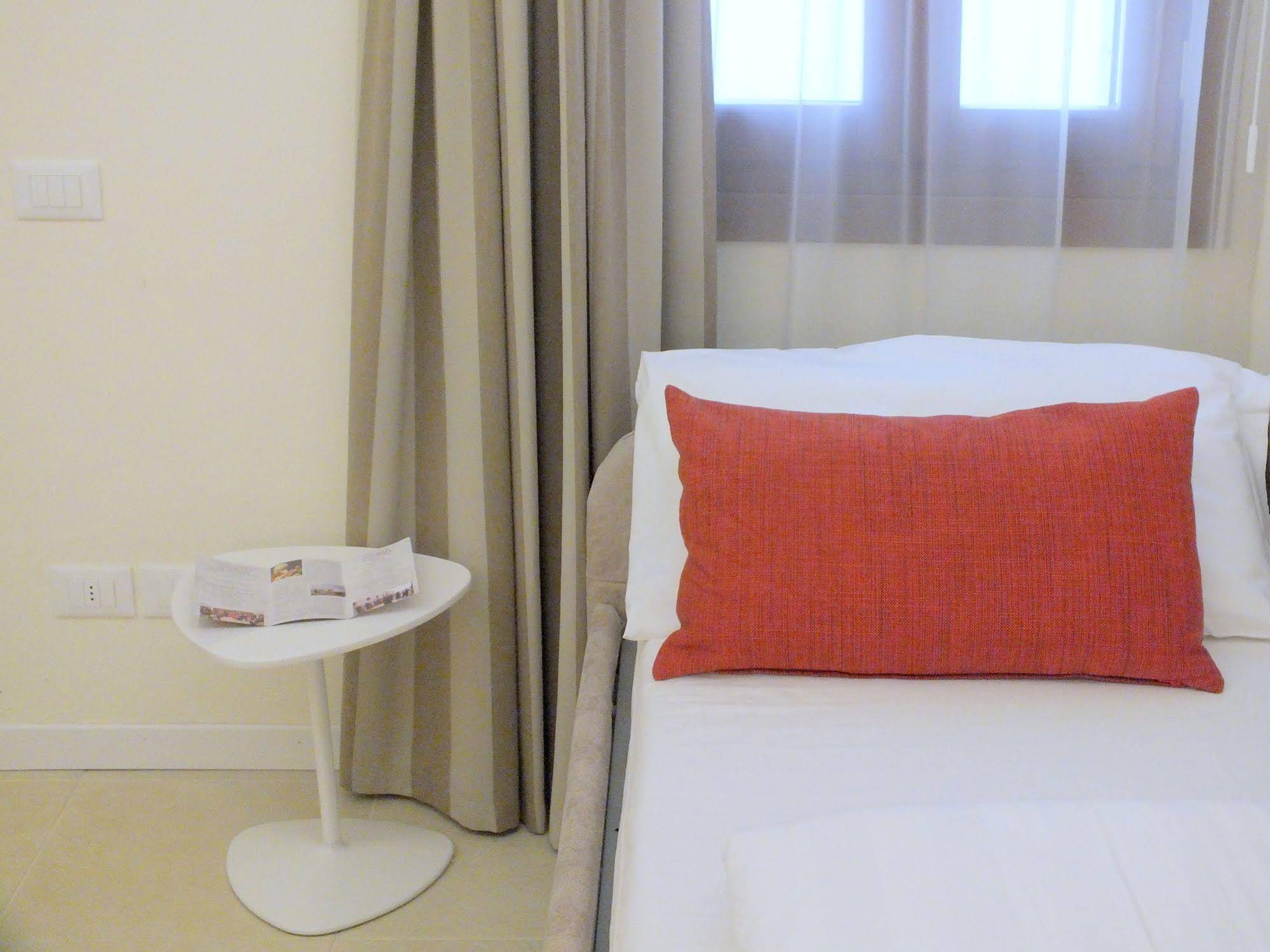 Leone Hotel
