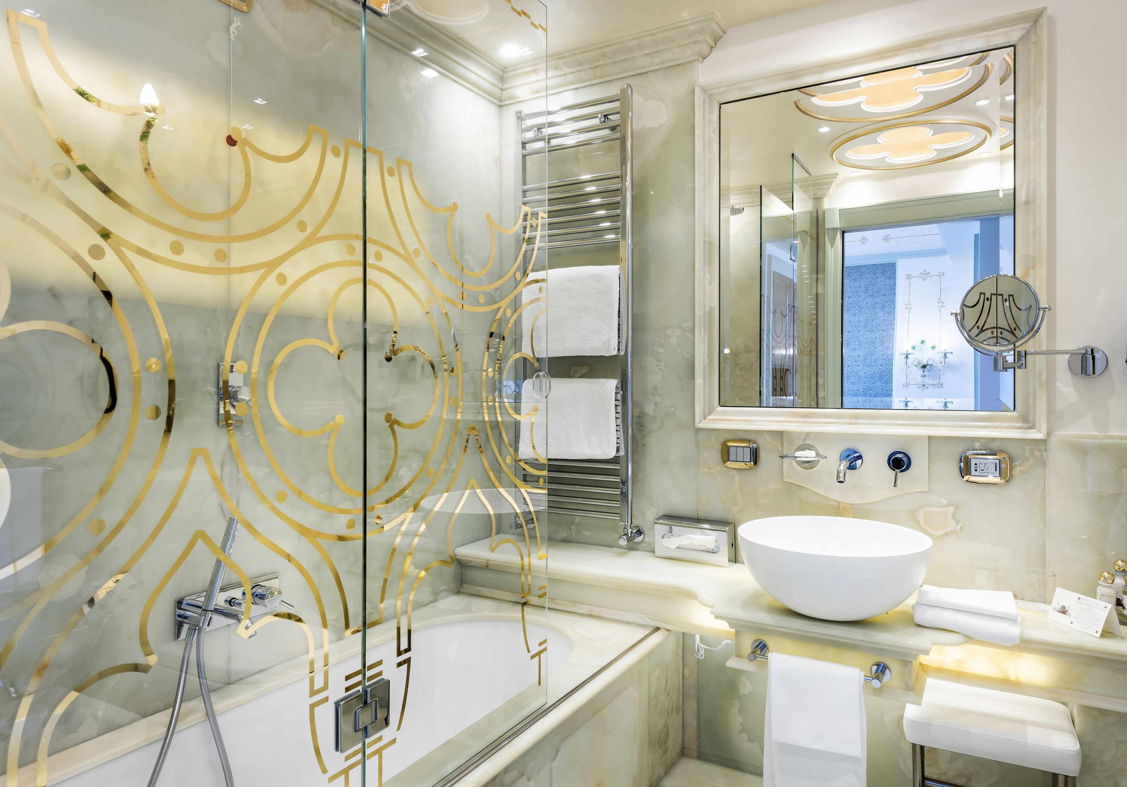 Hotel Monaco & Grand Canal