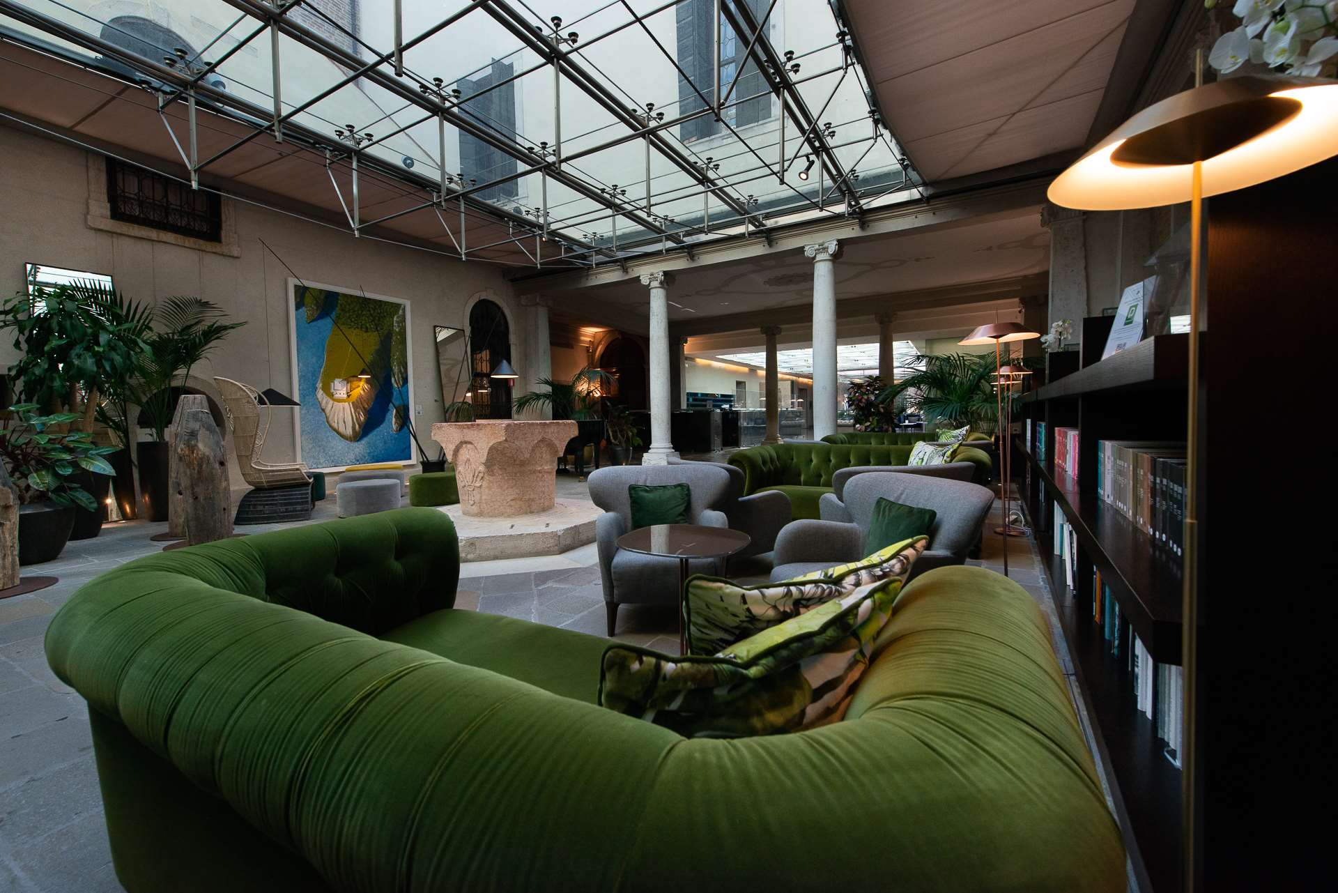 Hotel Monaco & Grand Canal