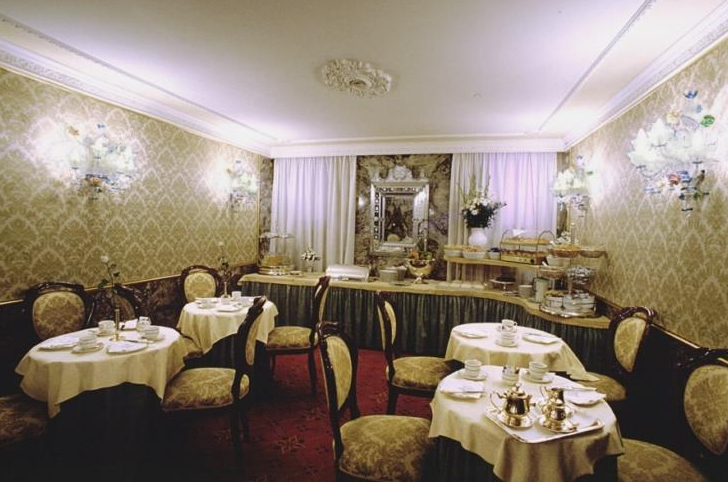 Hotel Montecarlo