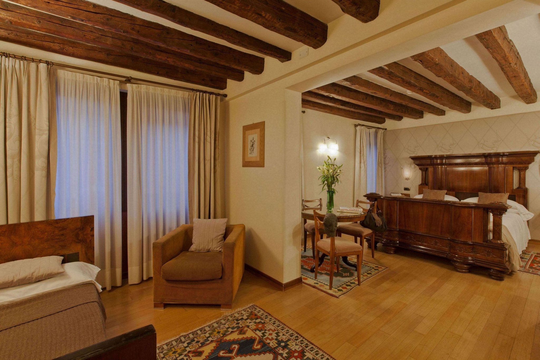Hotel Saturnia & International
