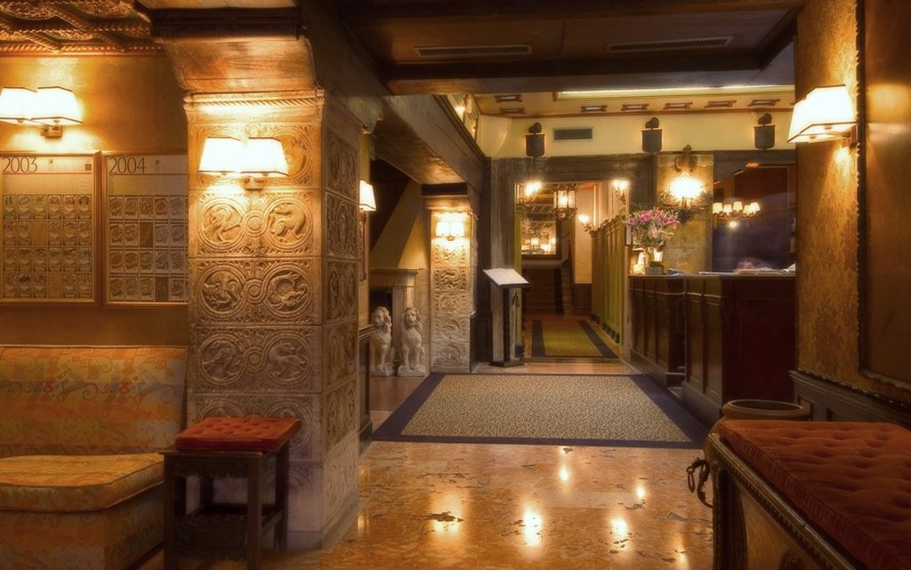 Hotel Saturnia & International