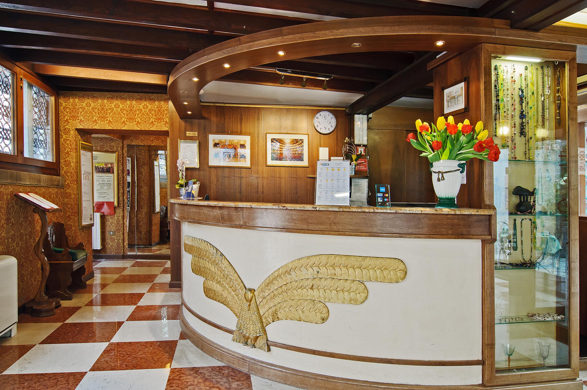 La Fenice et des Artistes