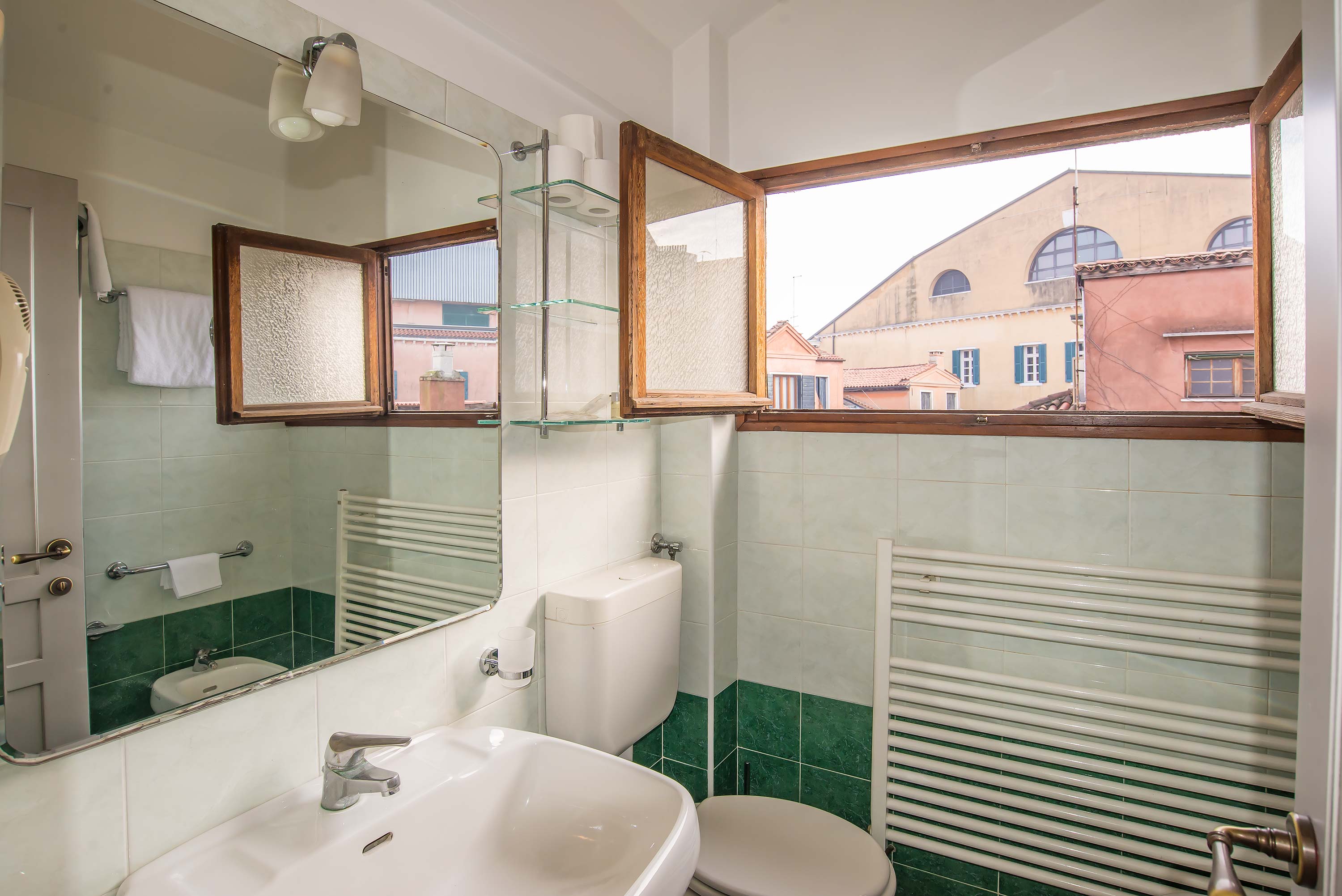 La Fenice et des Artistes