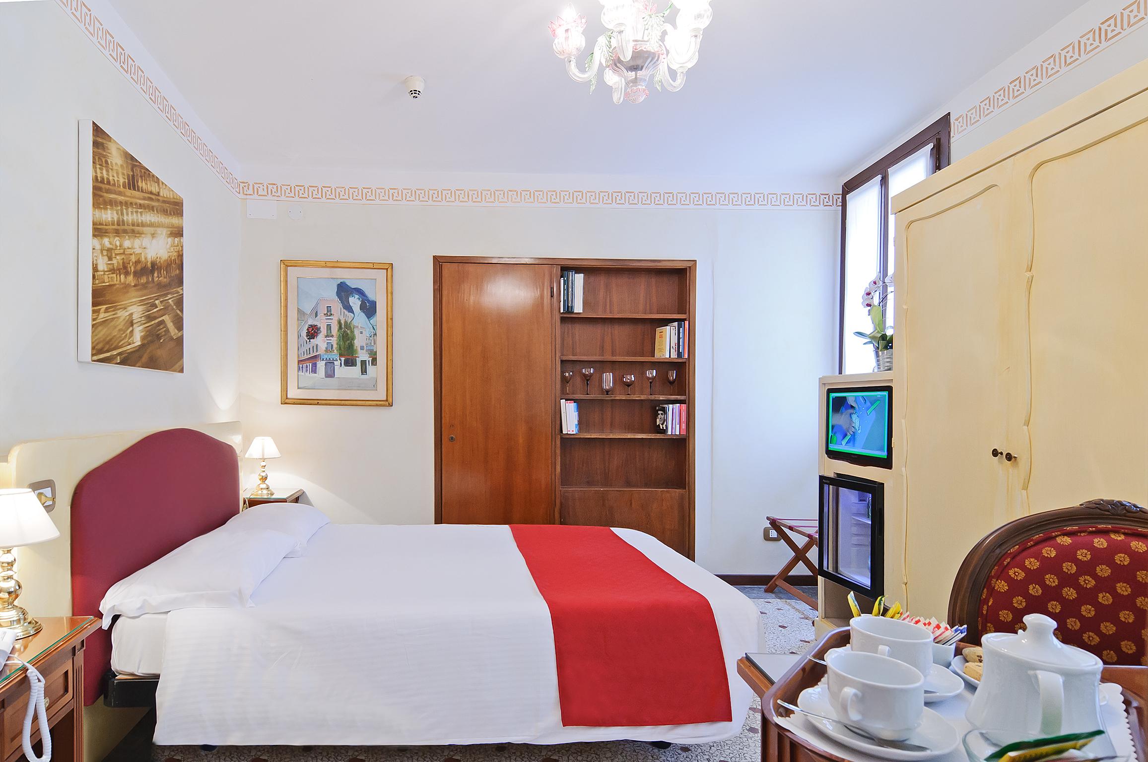 La Fenice et des Artistes