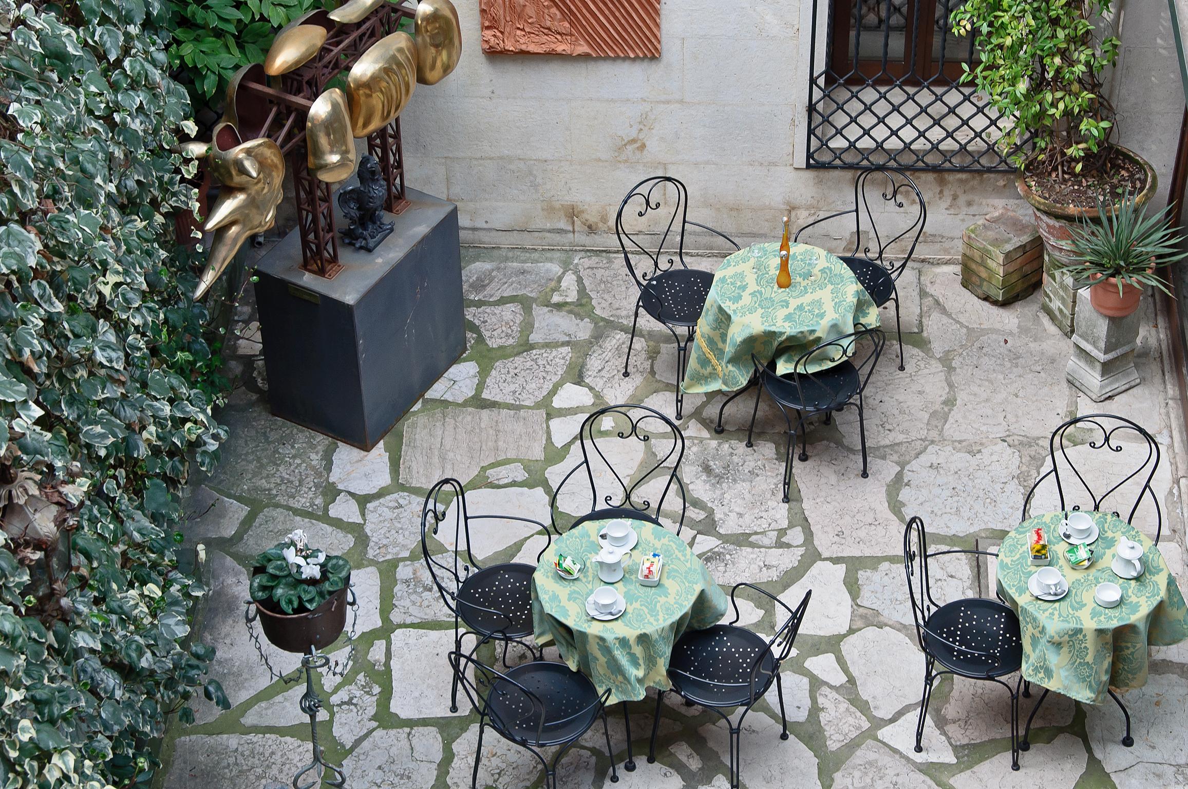 La Fenice et des Artistes