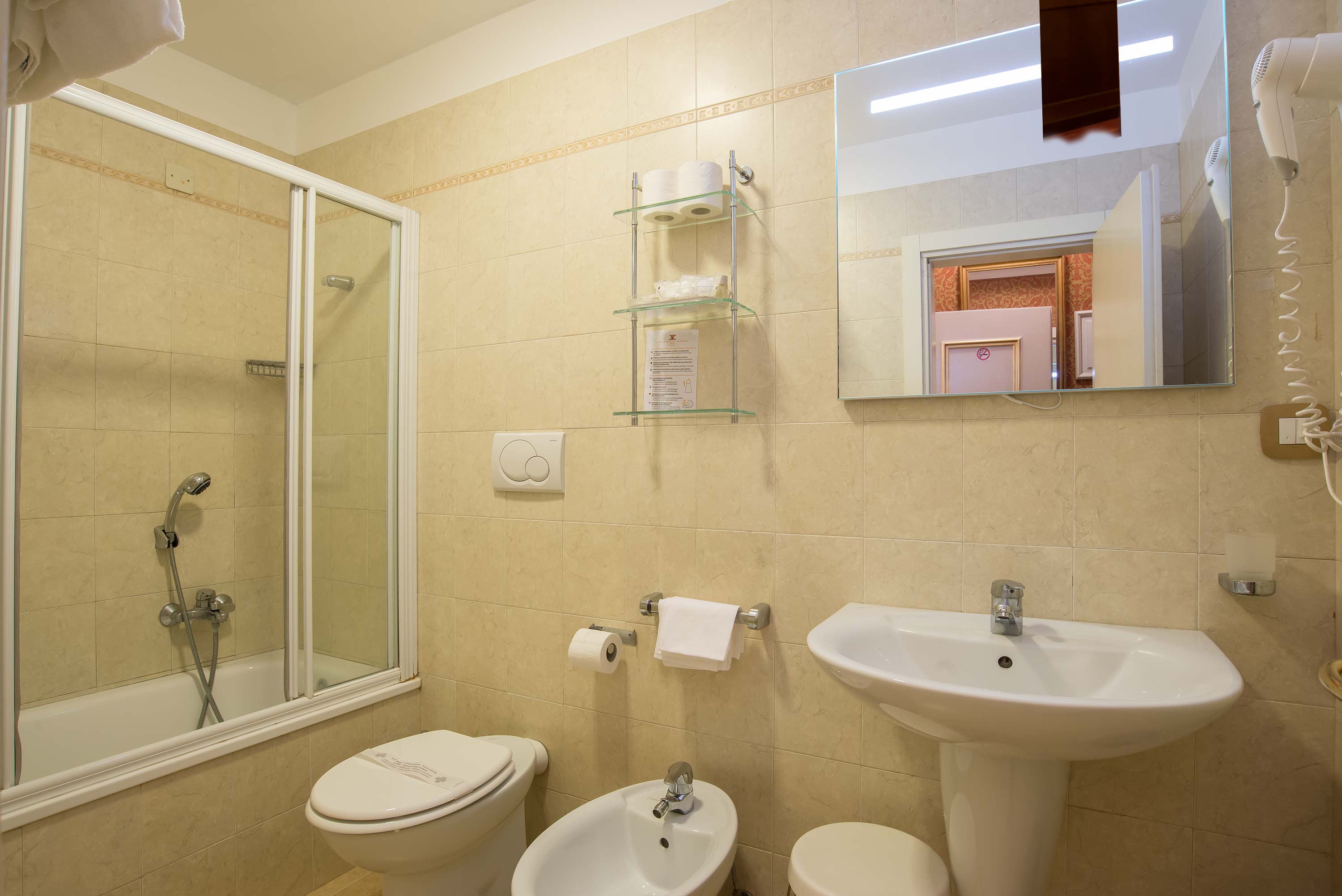 La Fenice et des Artistes