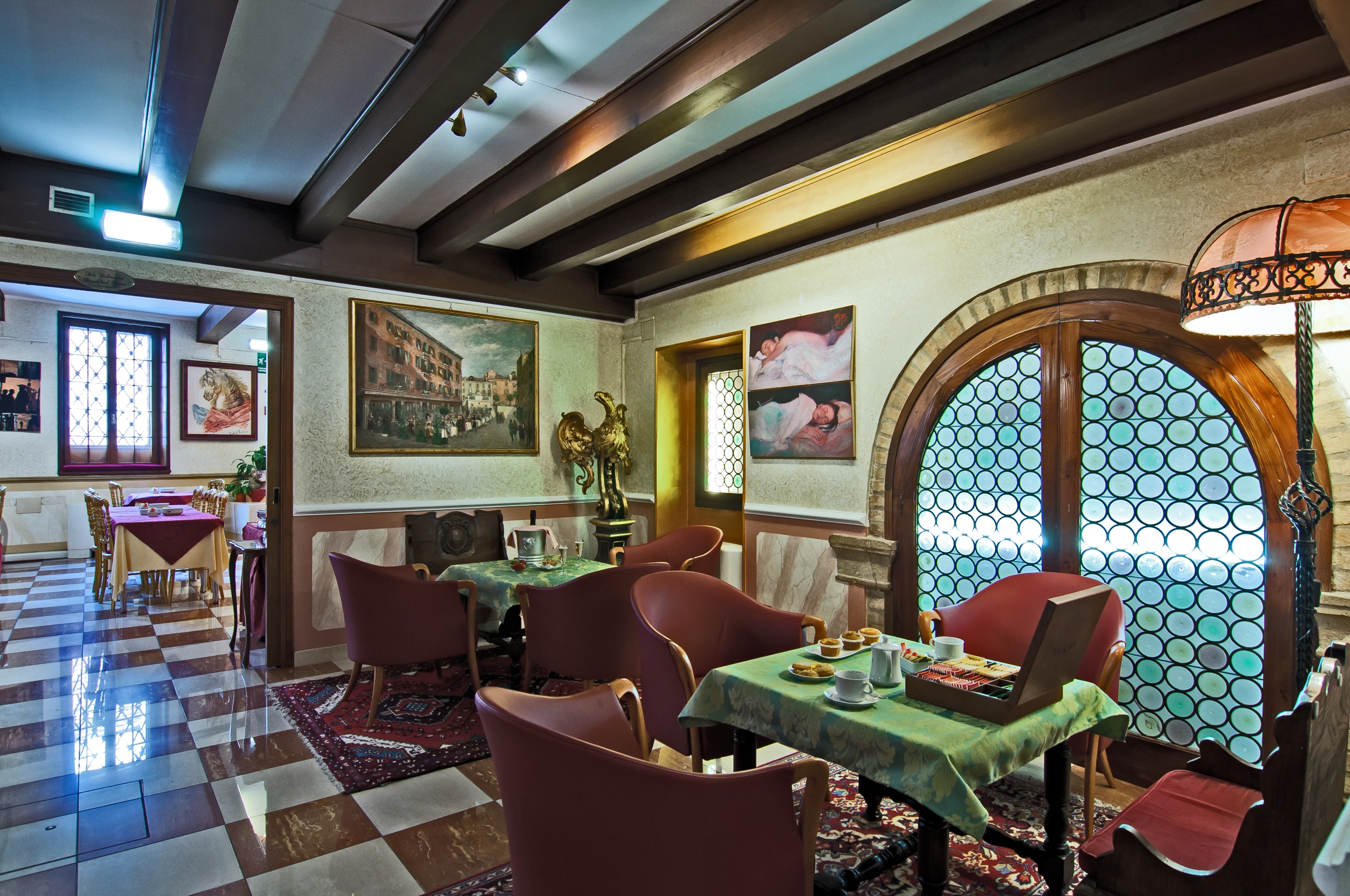 La Fenice et des Artistes