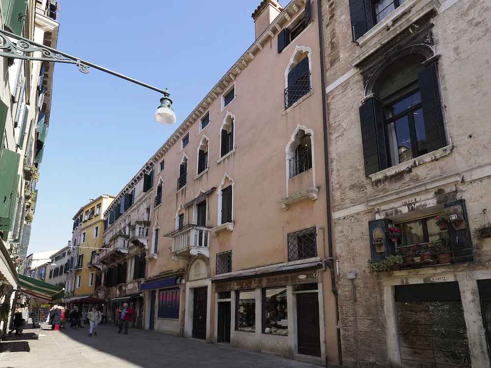 Majestic Rialto House