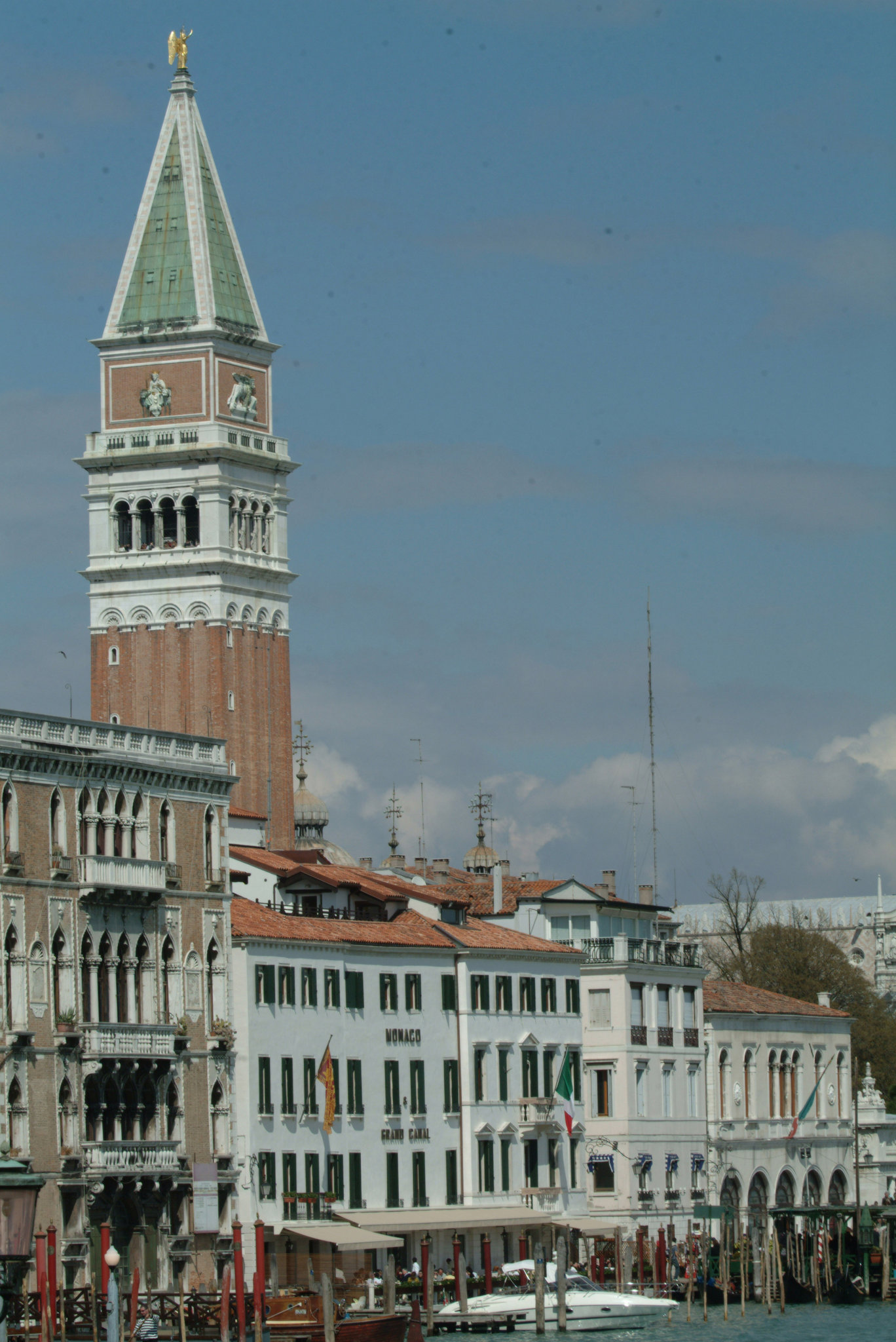 Hotel Monaco & Grand Canal