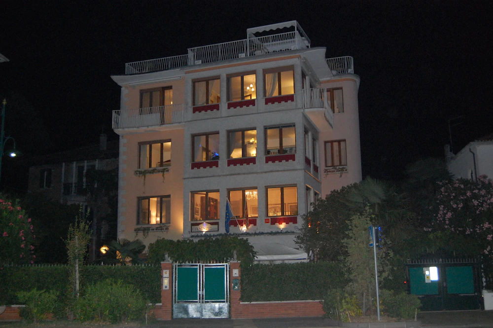 Oasis Golden Lagoon Chalet