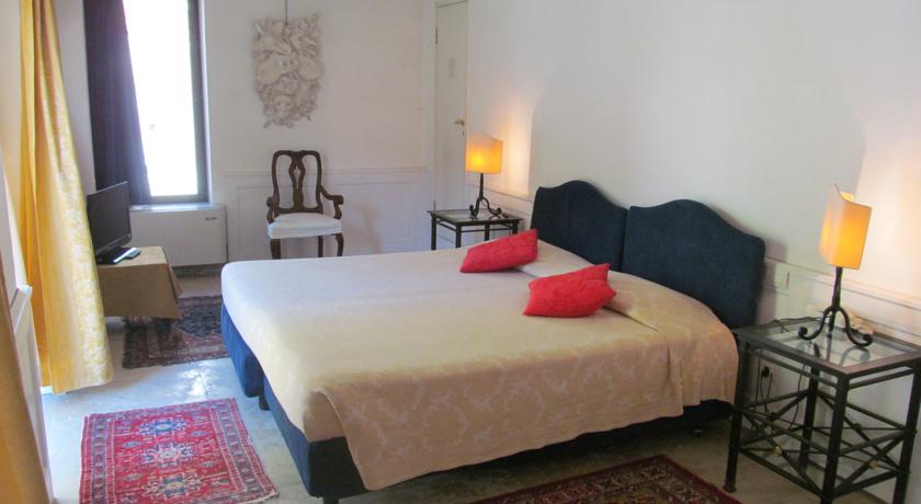 Palazzo Contarini Porta di Ferro