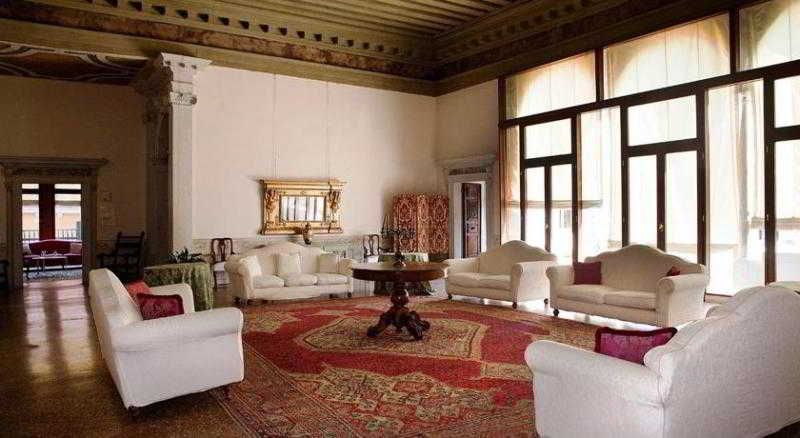 Palazzo Contarini Porta di Ferro