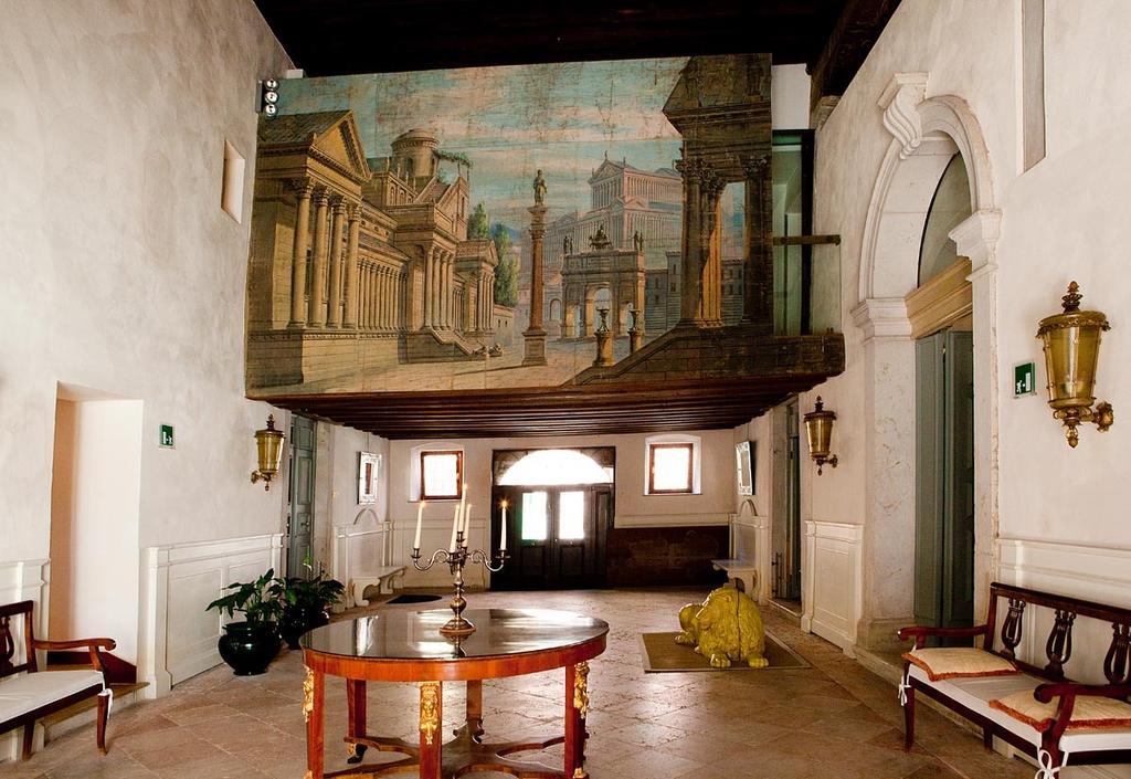 Palazzo Contarini Porta di Ferro