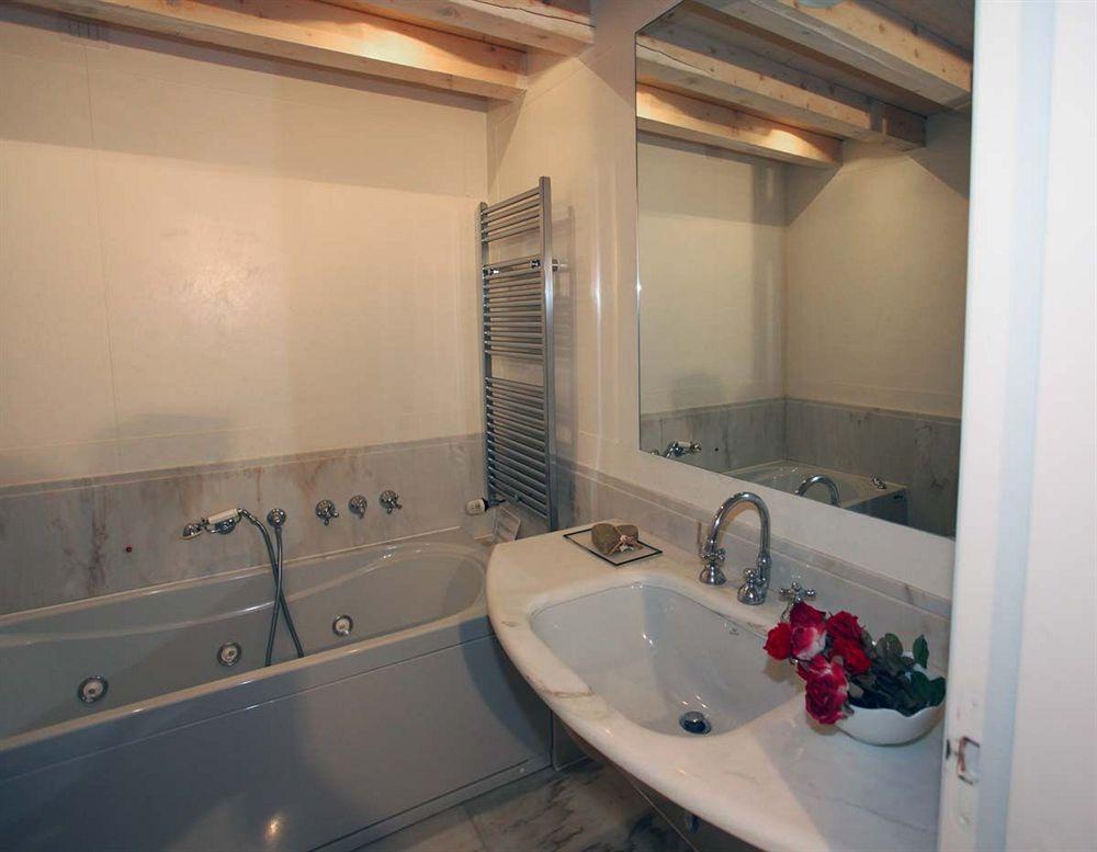 Palazzo Contarini Porta di Ferro