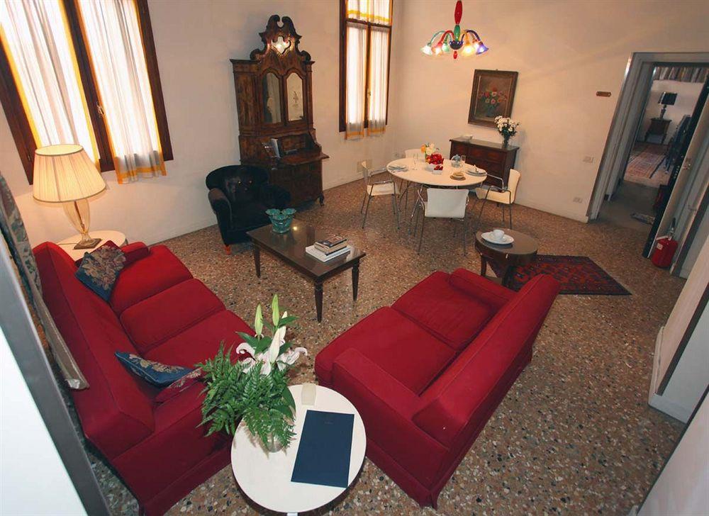 Palazzo Contarini Porta di Ferro