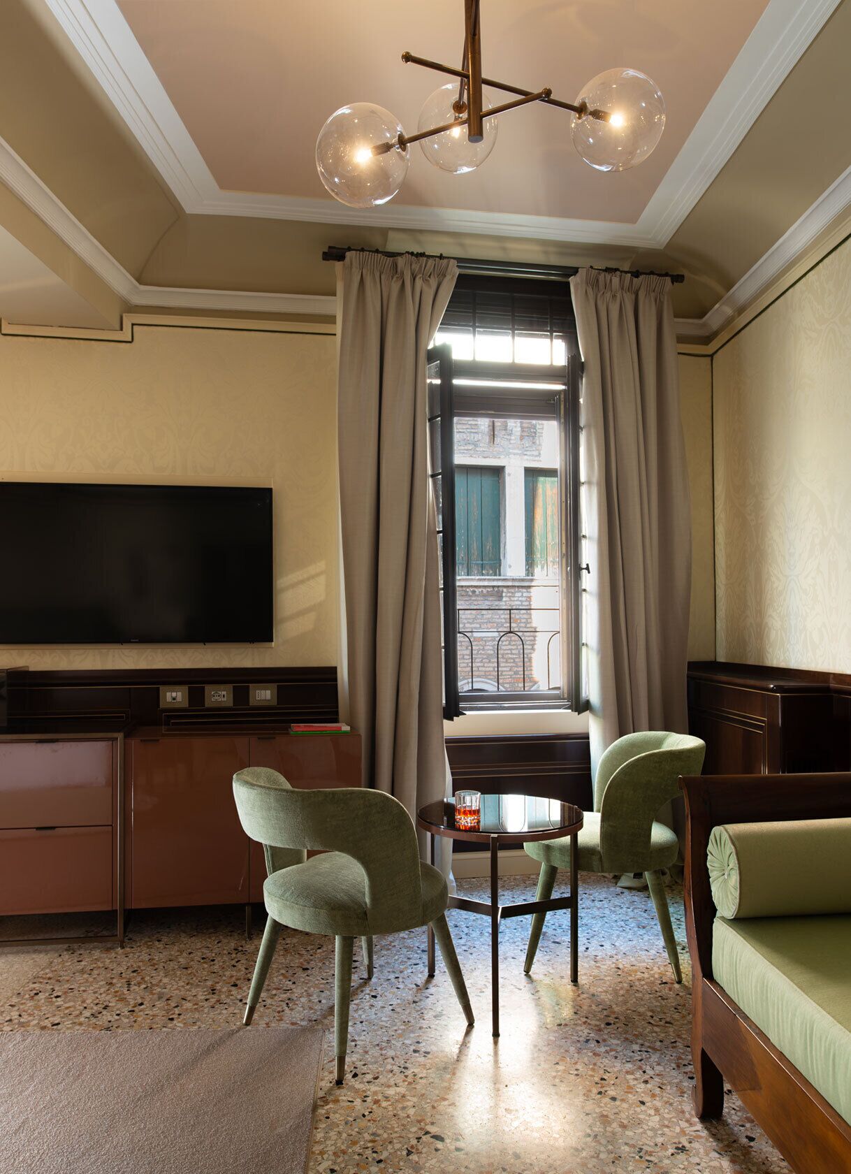 Eight Venezia