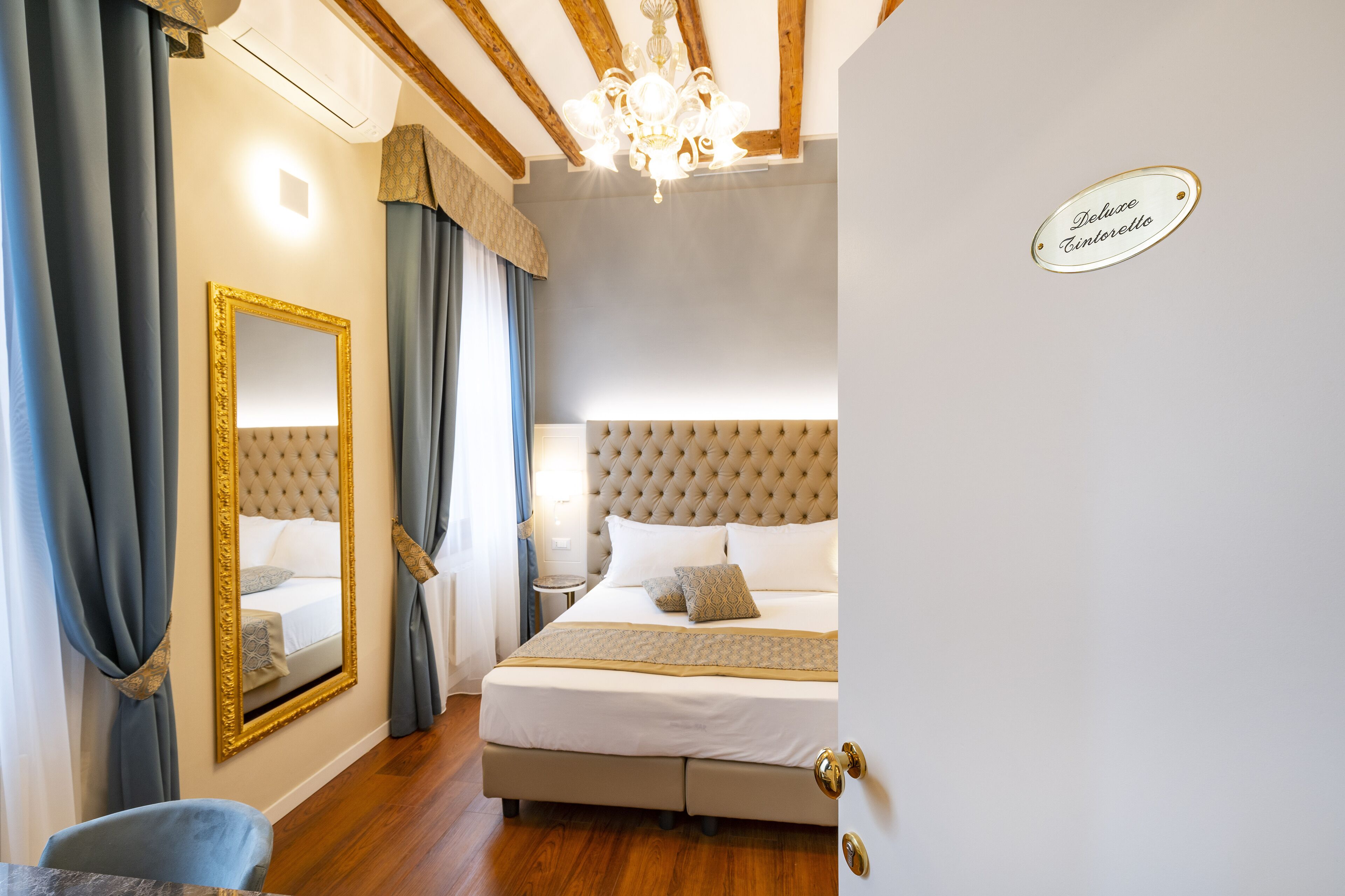 Residenza La Duchessa Deluxe Rooms