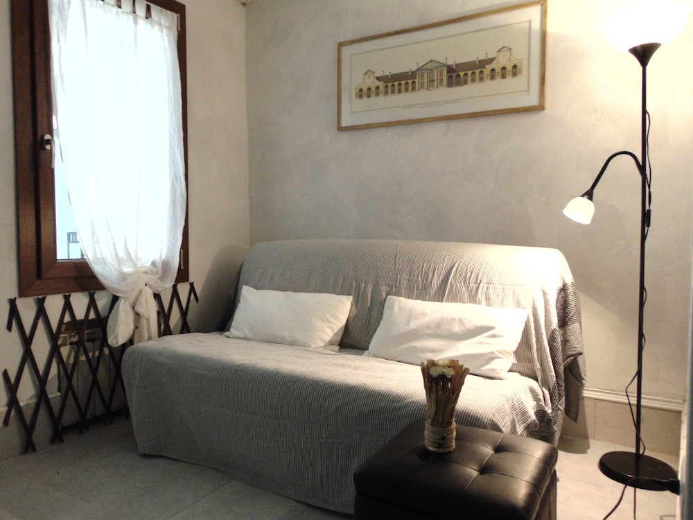 San Giorgio degli Schiavoni Apartments