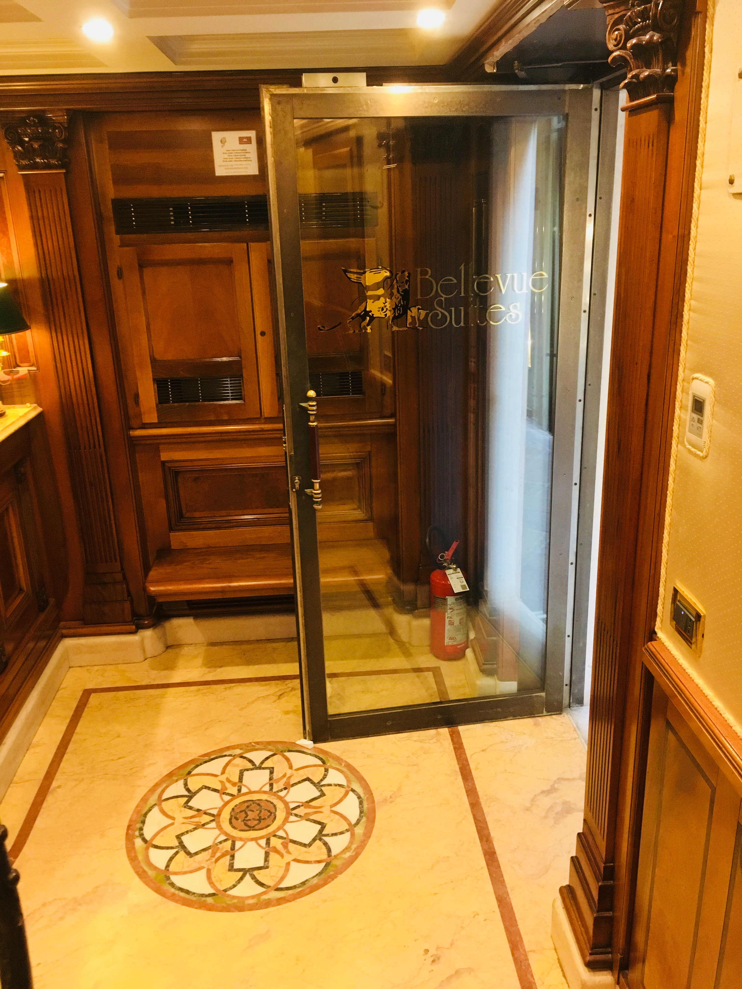 Bellevue Luxury Rooms