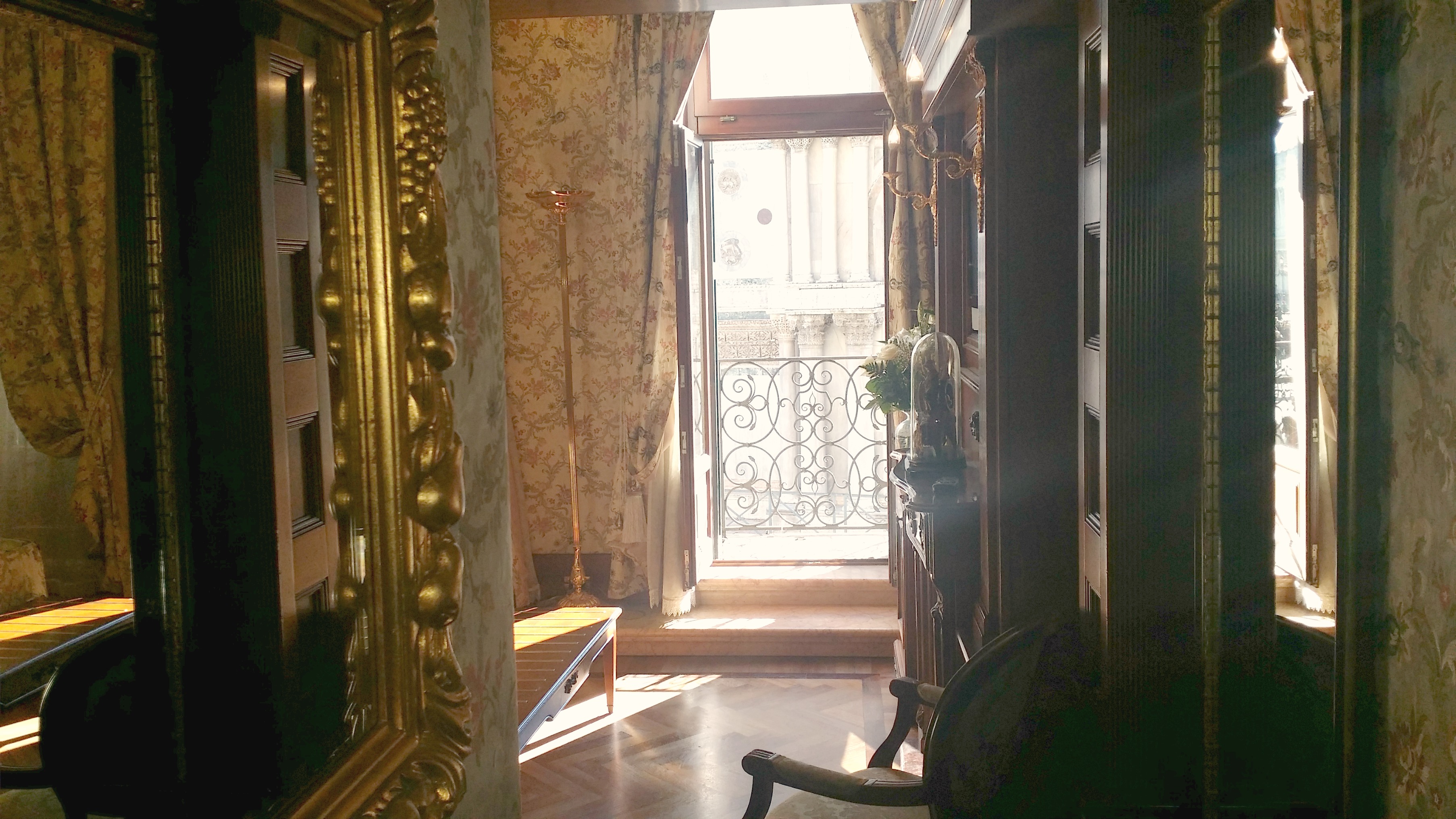 Bellevue Luxury Rooms