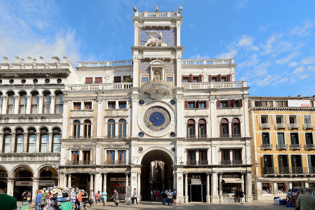 Torre dell'Orologio Suites