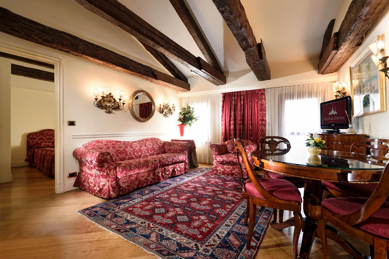 Torre dell'Orologio Suites