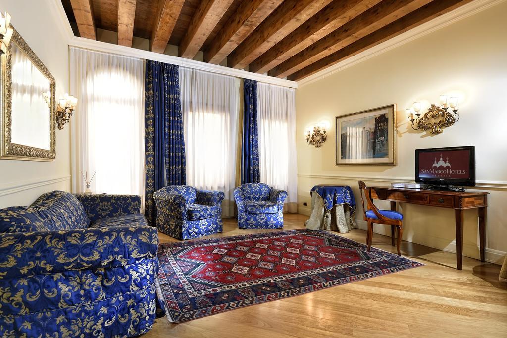 Torre dell'Orologio Suites