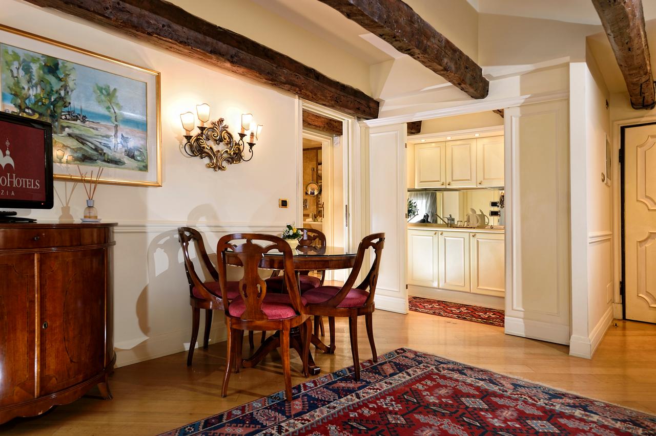 Torre dell'Orologio Suites