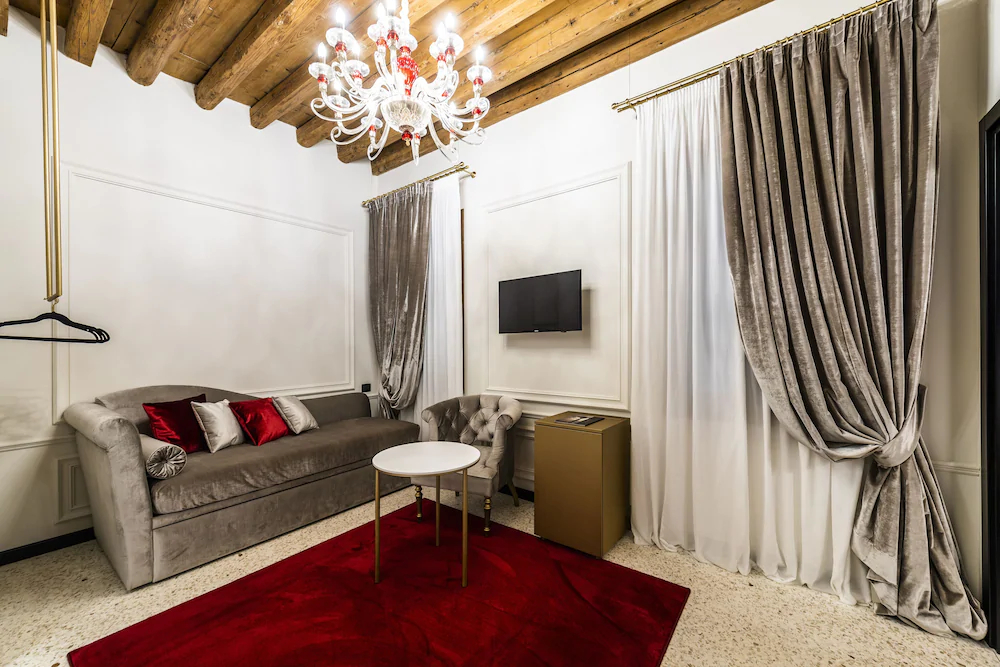 San Maurizio Luxury Suites