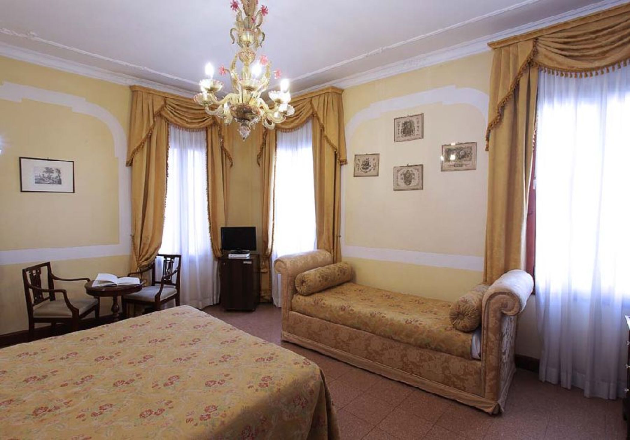 Hotel San Moise